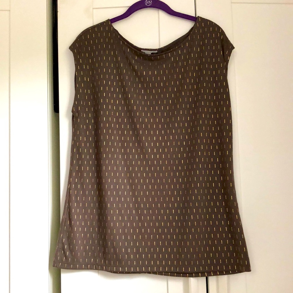 🪩 Gold shimmery sleeveless top